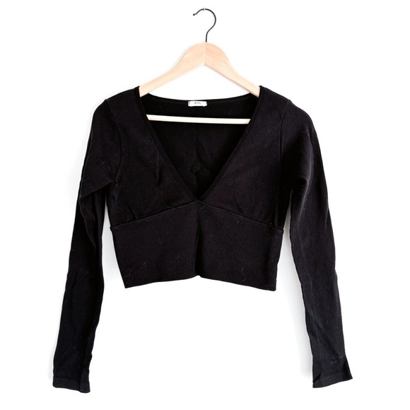 Ardene Black Fitted Long Sleeve Crop with Deep V Neckline - Size Large, fits Med - Picture 2 of 5